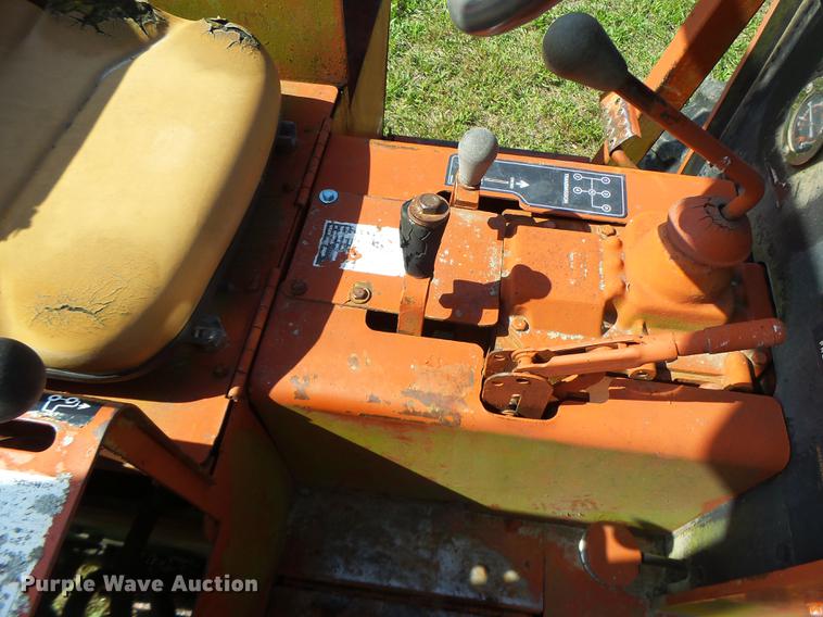 image for item DT9966 Ditch Witch 6510 cable plow