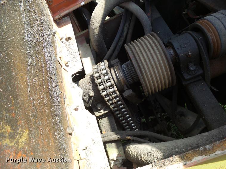 image for item DT9966 Ditch Witch 6510 cable plow