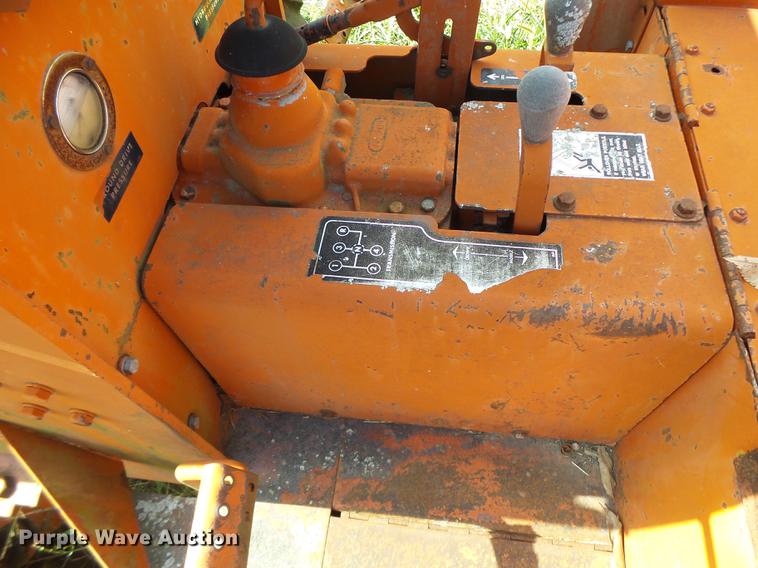 image for item DT9967 Ditch Witch 6510 cable plow