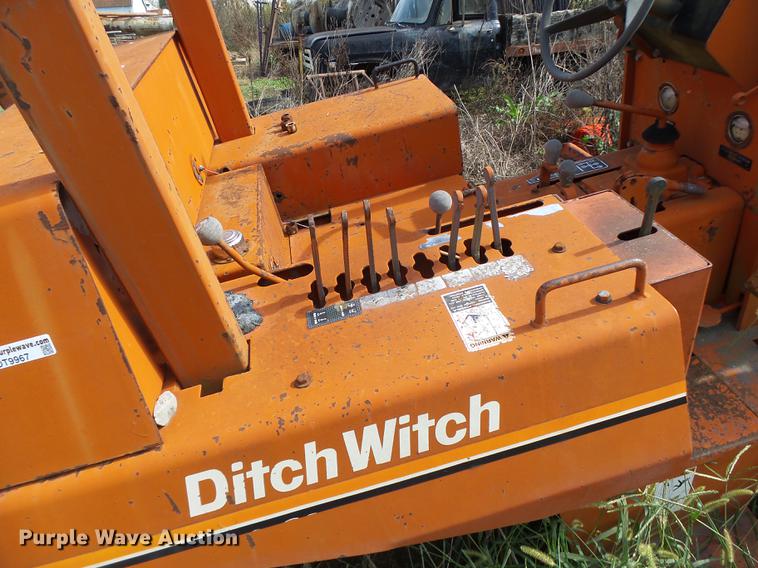 image for item DT9967 Ditch Witch 6510 cable plow
