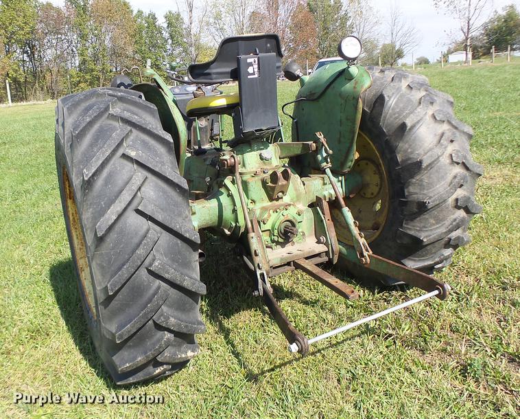 image for item DT9974 John Deere 1520 tractor