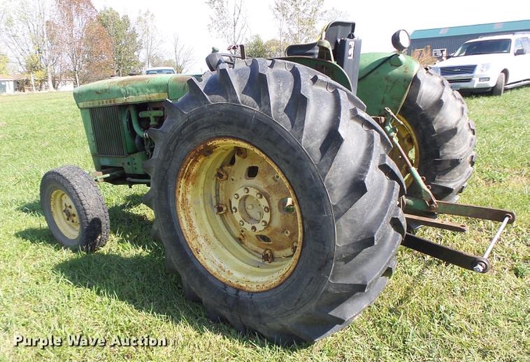 image for item DT9974 John Deere 1520 tractor