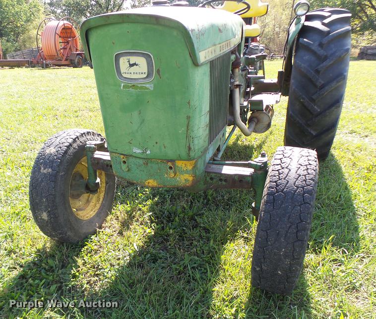 image for item DT9974 John Deere 1520 tractor