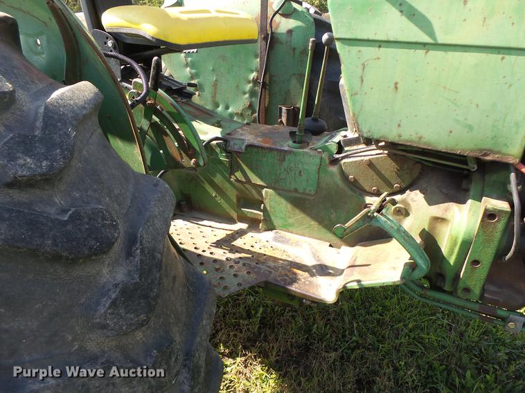 image for item DT9974 John Deere 1520 tractor