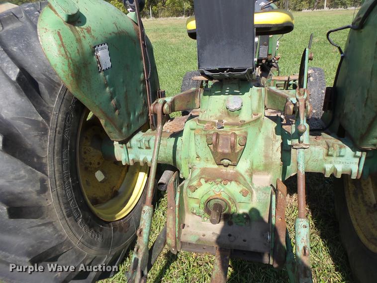 image for item DT9974 John Deere 1520 tractor