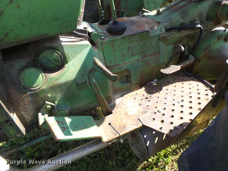 image for item DT9974 John Deere 1520 tractor