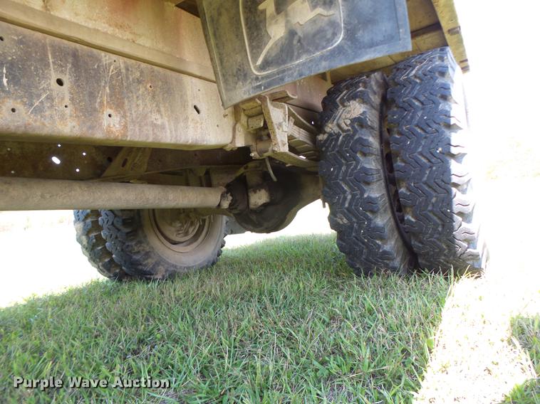 image for item DT9982 1976 Ford F600 flatbed truck