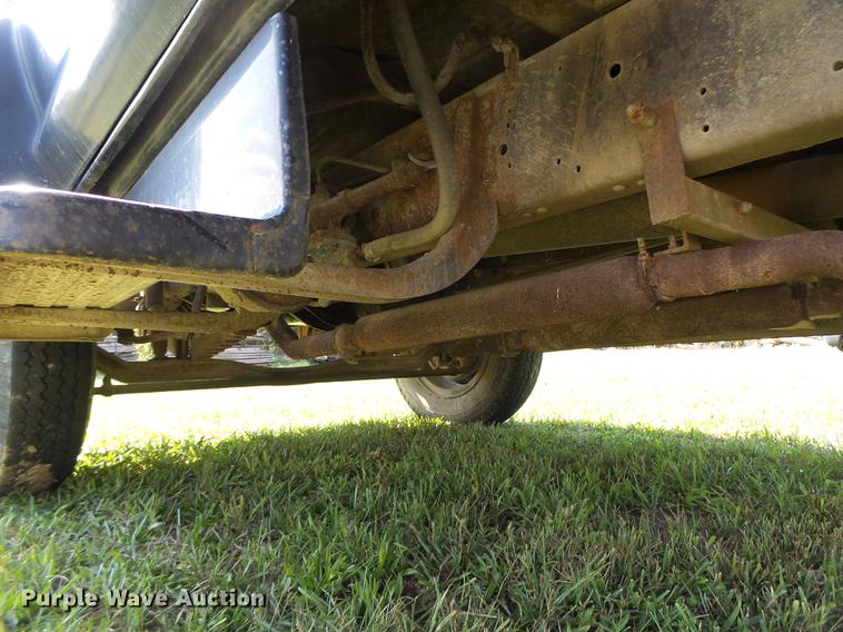 image for item DT9982 1976 Ford F600 flatbed truck