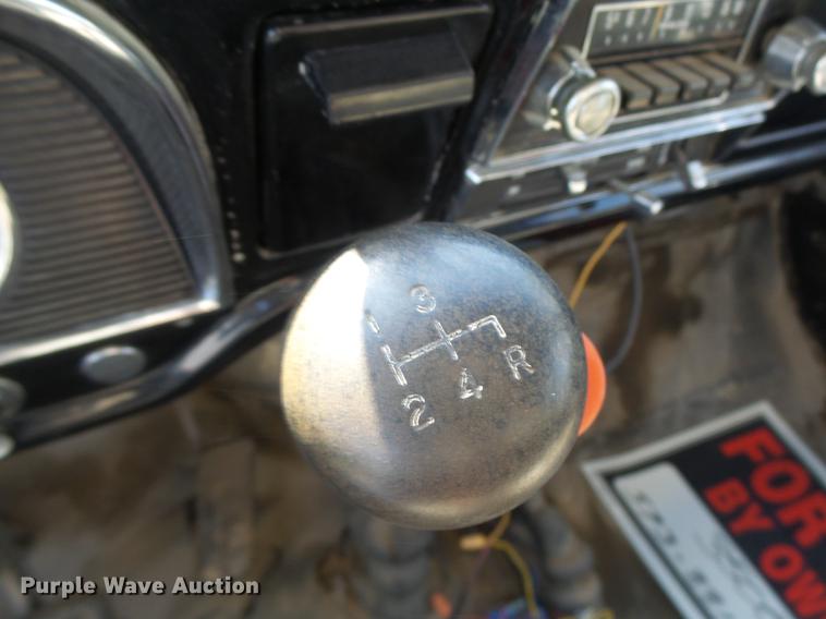 image for item DT9982 1976 Ford F600 flatbed truck