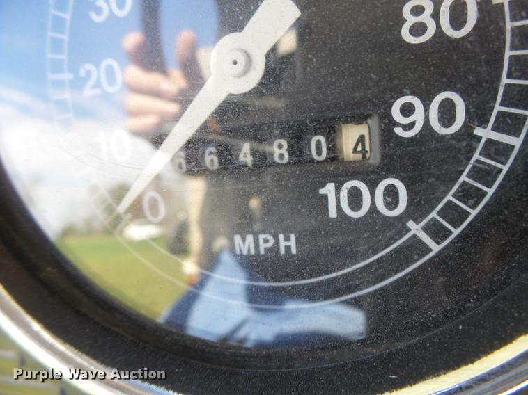 image for item DT9982 1976 Ford F600 flatbed truck