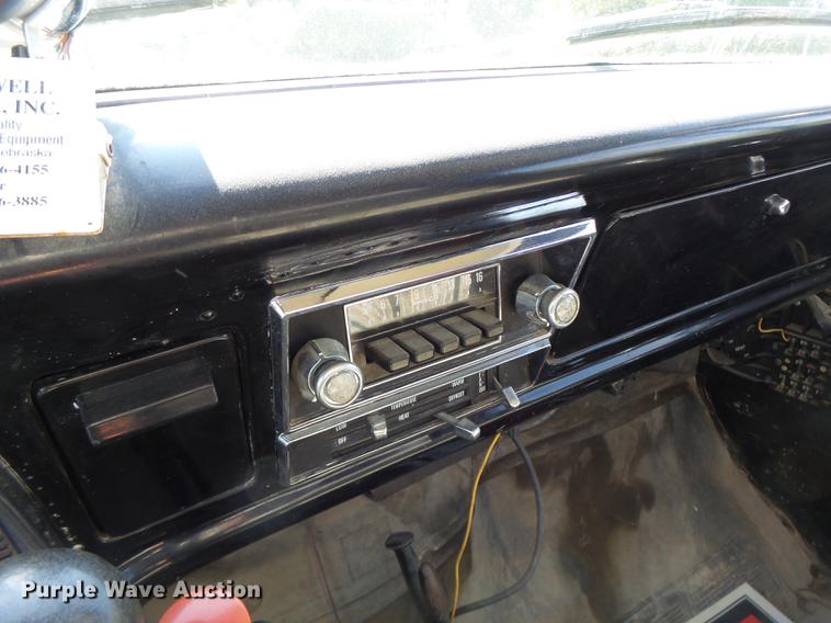 image for item DT9982 1976 Ford F600 flatbed truck