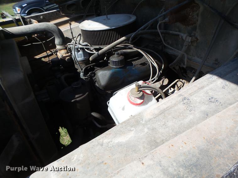 image for item DT9982 1976 Ford F600 flatbed truck