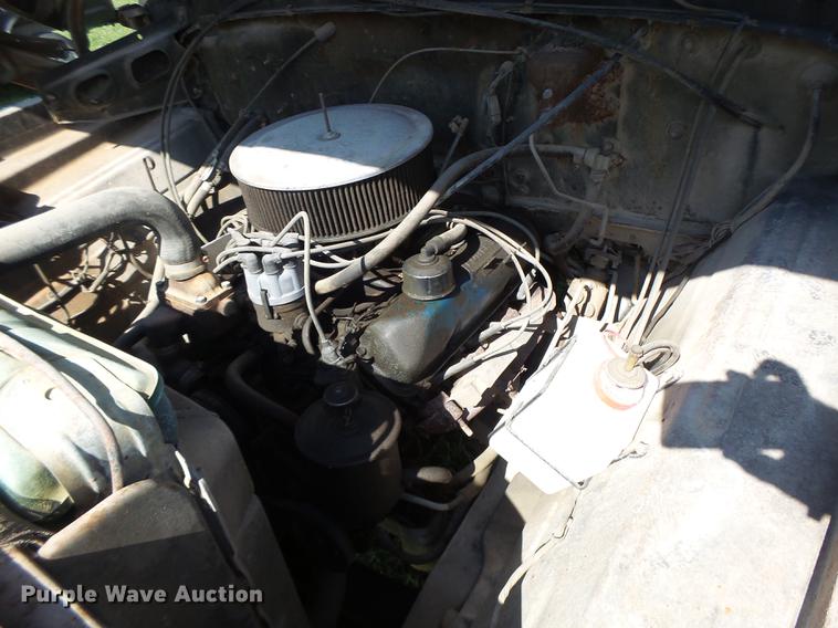 image for item DT9982 1976 Ford F600 flatbed truck