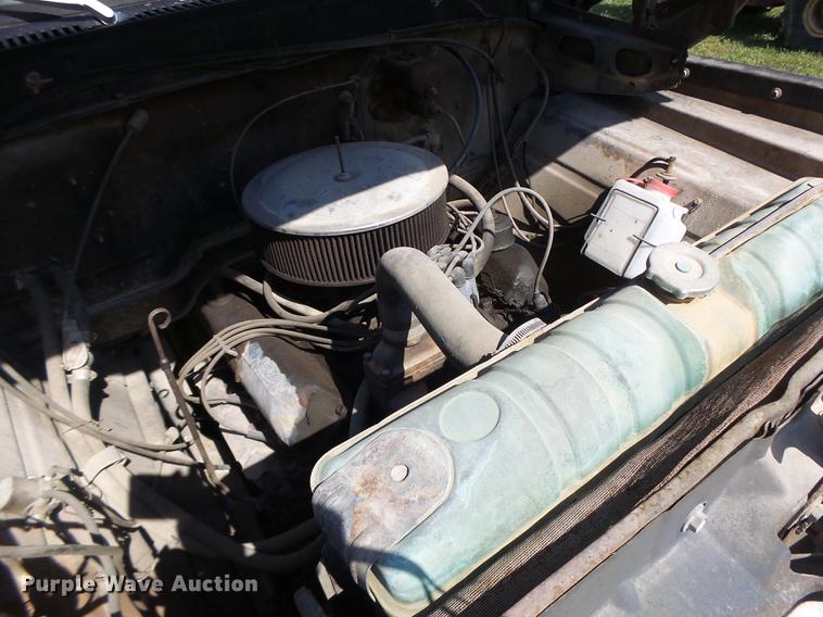 image for item DT9982 1976 Ford F600 flatbed truck