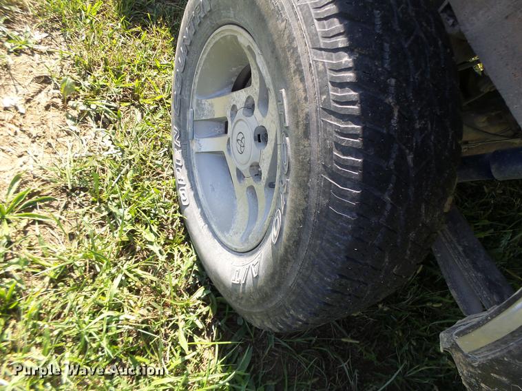 image for item DT9983 1995 Toyota Tacoma pickup truck