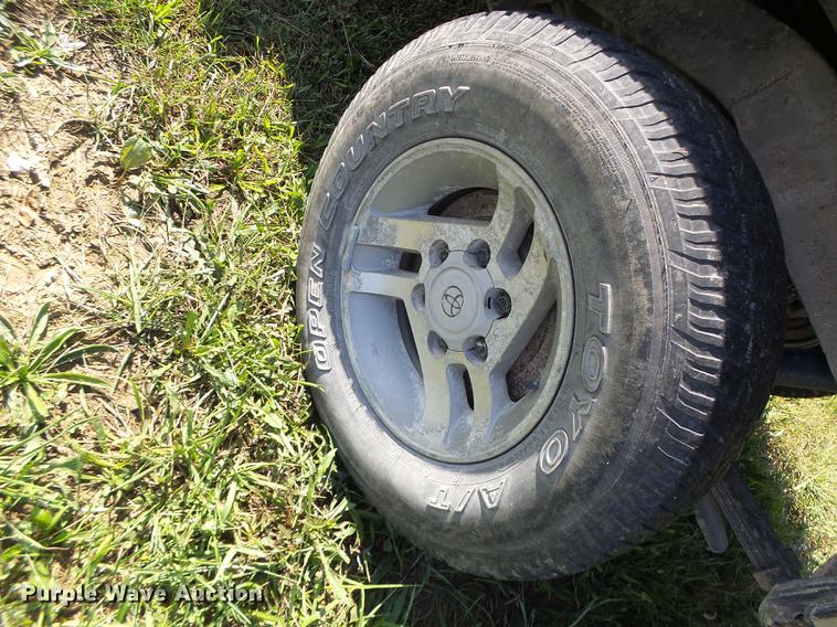 image for item DT9983 1995 Toyota Tacoma pickup truck