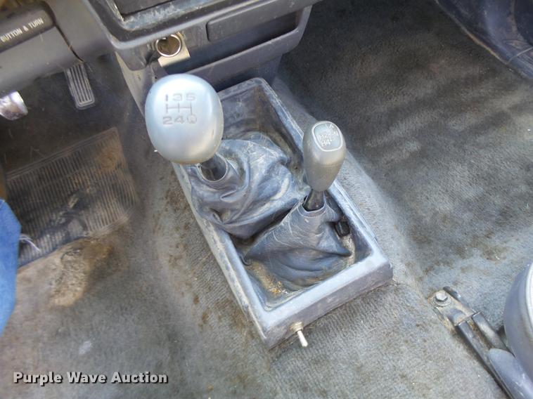 image for item DT9983 1995 Toyota Tacoma pickup truck