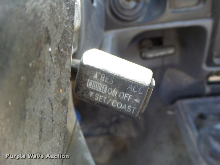 image for item DT9983 1995 Toyota Tacoma pickup truck