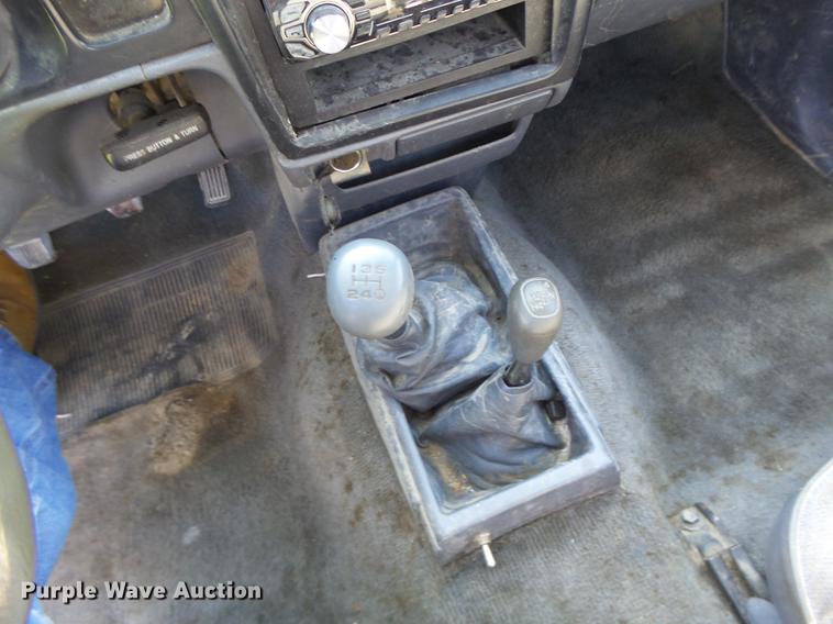 image for item DT9983 1995 Toyota Tacoma pickup truck