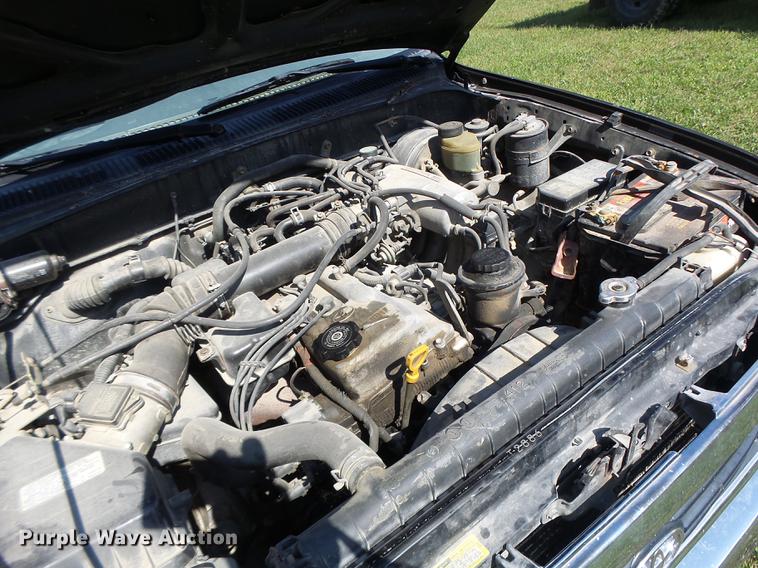 image for item DT9983 1995 Toyota Tacoma pickup truck