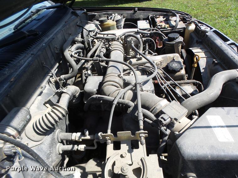 image for item DT9983 1995 Toyota Tacoma pickup truck