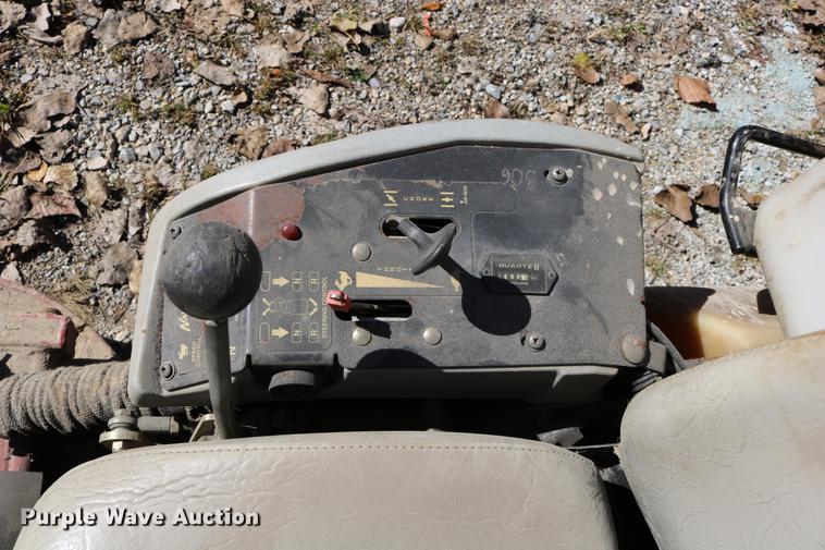 image for item DW9981 Ex Mark Navigator NAV20KC ZTR lawn mower