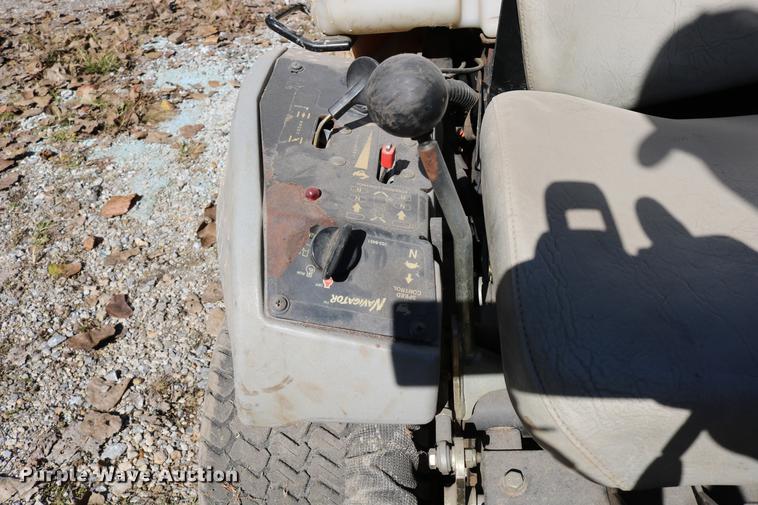image for item DW9981 Ex Mark Navigator NAV20KC ZTR lawn mower