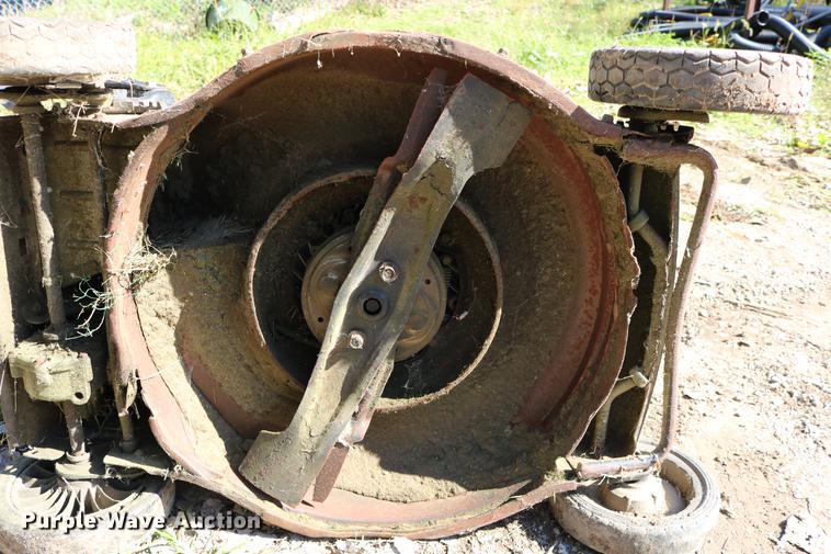 image for item DW9983 Honda push mower