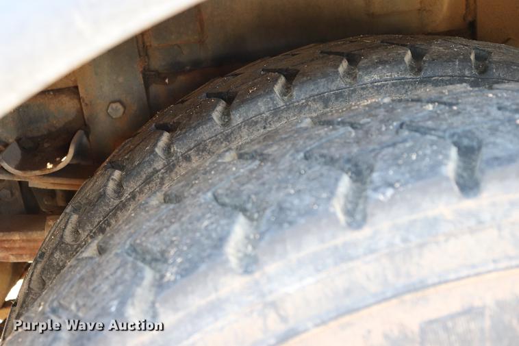 image for item ED9578 1996 International 4700 digger derrick truck