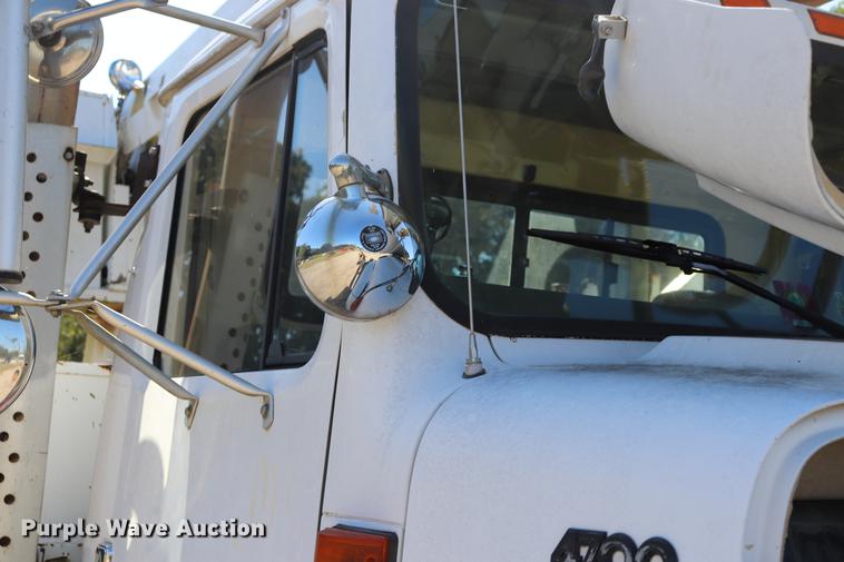 image for item ED9578 1996 International 4700 digger derrick truck