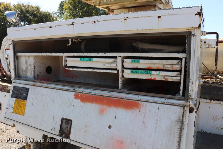 image for item ED9578 1996 International 4700 digger derrick truck