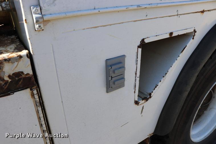 image for item ED9578 1996 International 4700 digger derrick truck