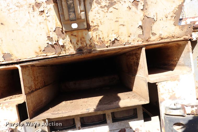 image for item ED9578 1996 International 4700 digger derrick truck