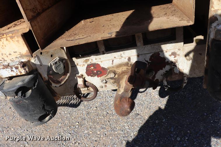 image for item ED9578 1996 International 4700 digger derrick truck