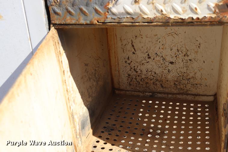 image for item ED9578 1996 International 4700 digger derrick truck