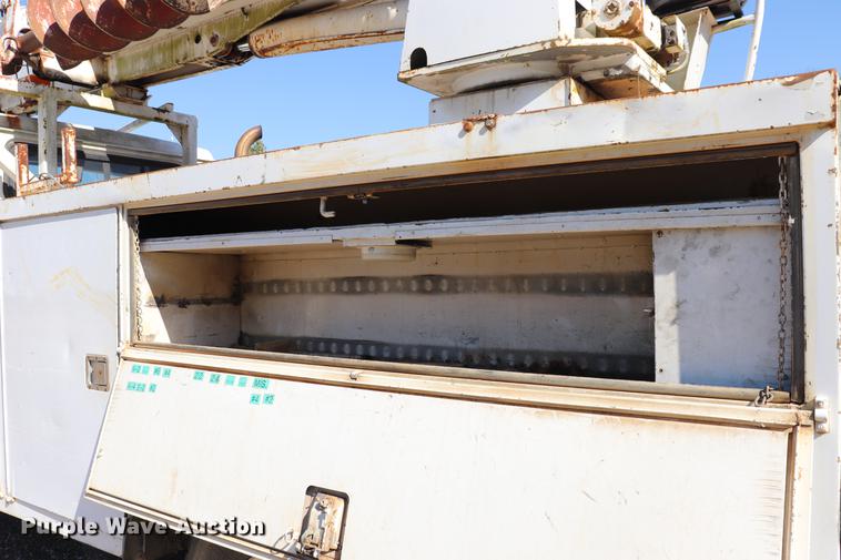 image for item ED9578 1996 International 4700 digger derrick truck