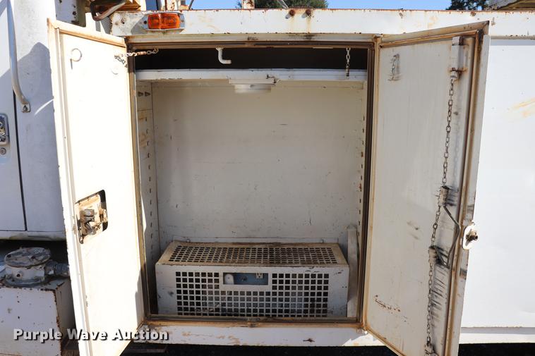 image for item ED9578 1996 International 4700 digger derrick truck