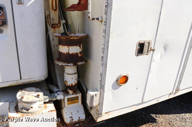 image for item ED9578 1996 International 4700 digger derrick truck