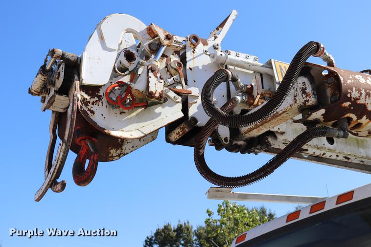 image for item ED9578 1996 International 4700 digger derrick truck