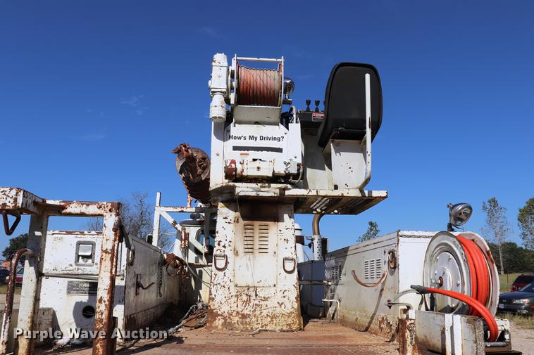 image for item ED9578 1996 International 4700 digger derrick truck