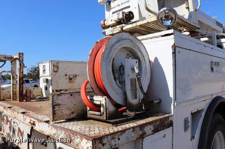 image for item ED9578 1996 International 4700 digger derrick truck