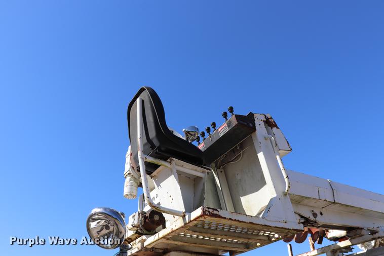 image for item ED9578 1996 International 4700 digger derrick truck