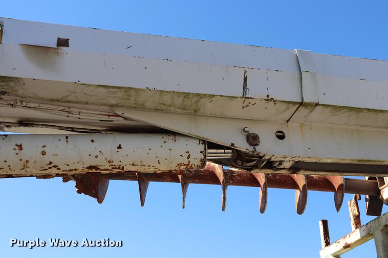 image for item ED9578 1996 International 4700 digger derrick truck