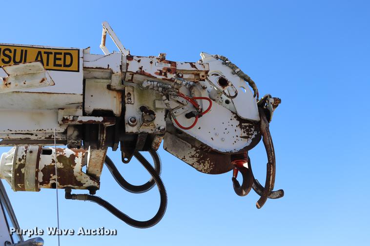 image for item ED9578 1996 International 4700 digger derrick truck