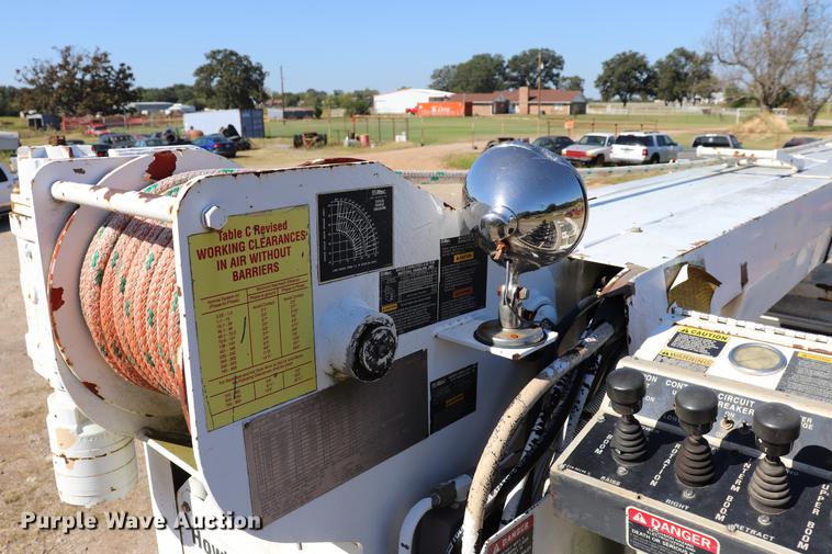 image for item ED9578 1996 International 4700 digger derrick truck