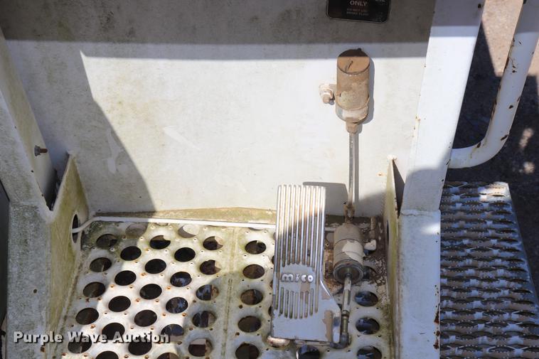 image for item ED9578 1996 International 4700 digger derrick truck