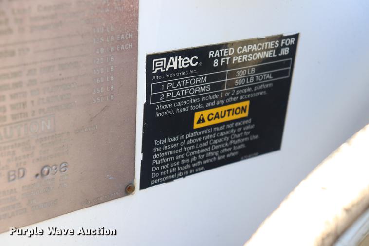 image for item ED9578 1996 International 4700 digger derrick truck