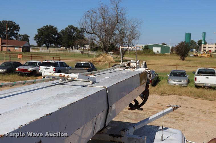 image for item ED9578 1996 International 4700 digger derrick truck