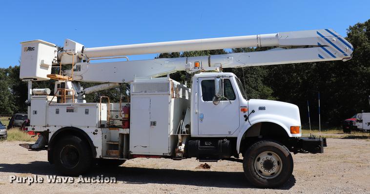 image for item ED9580 2001 International 4800 bucket truck