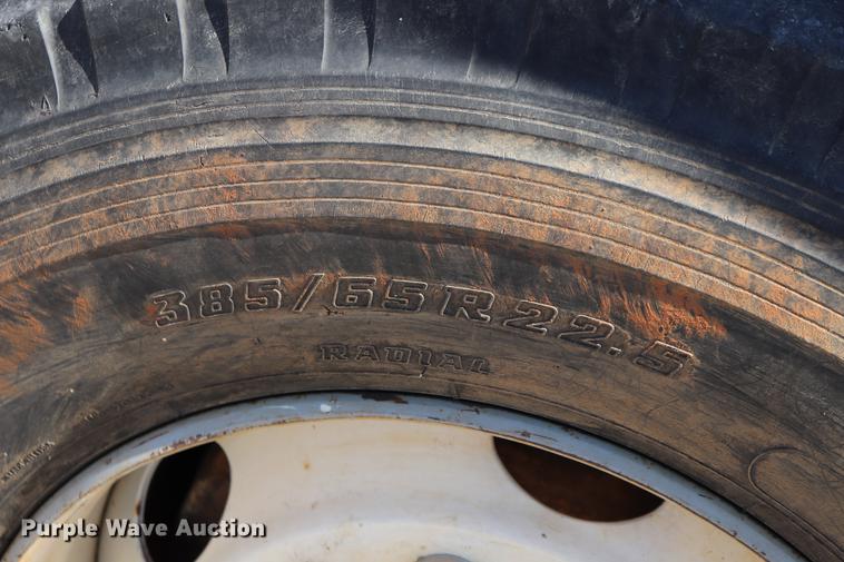 image for item ED9580 2001 International 4800 bucket truck